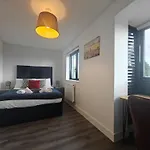 Cosy Holiday Home In Birmingham City Center 4 Bedrooms House By Hf Group