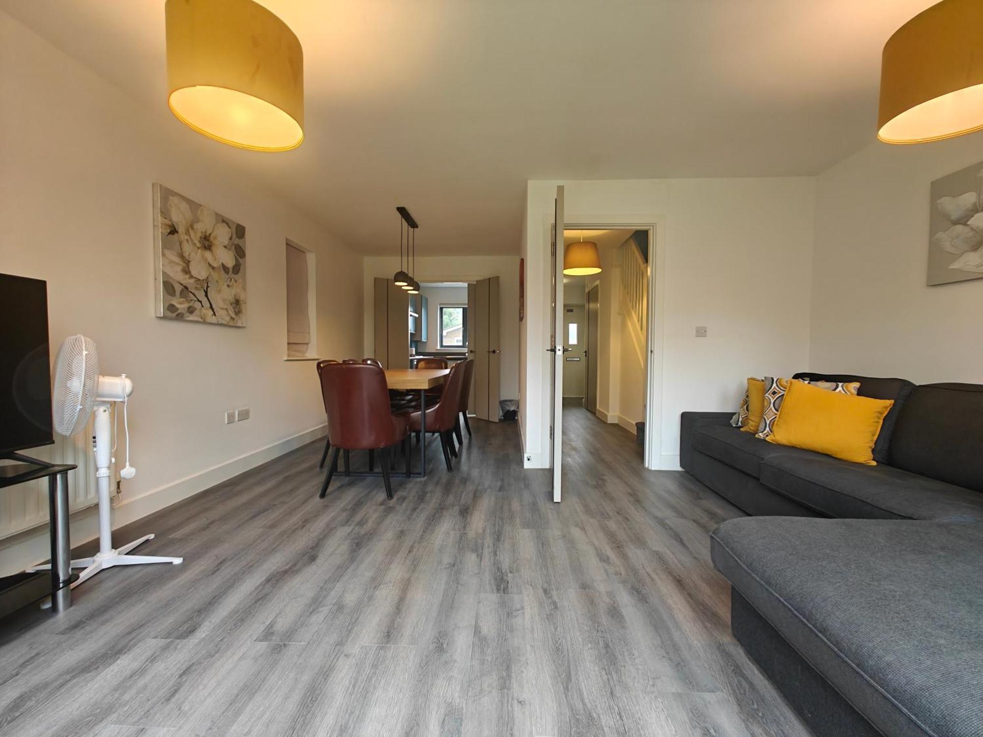 Cosy In Center 4 Bedrooms House By Hf Group * Birmingham